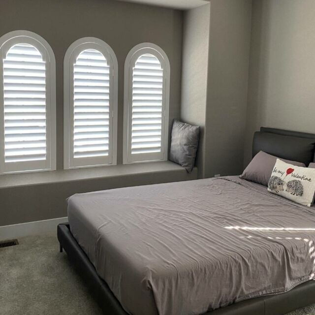 We love an arched shutter moment 😍
#Colorado #ColoradoSprings #CSCustomBlinds #Blinds #Shutters #Shades #Home #HomeDecor #HomeImprovement #LocallyOwned #WindowCoverings #SmallBusiness #InteriorDesign #Realtor #Staging #NewHouse